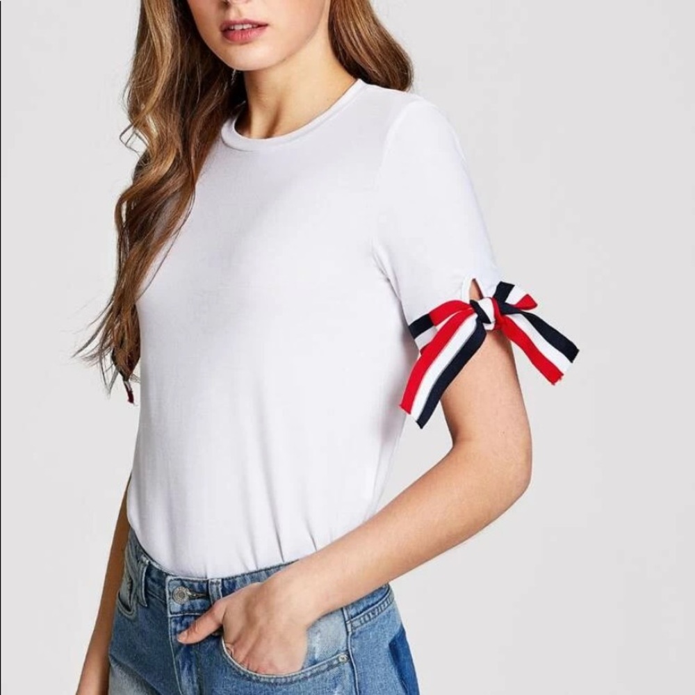 ELEGANT White t-shirt with rainbow bow on sleeves - Picture 4 of 4